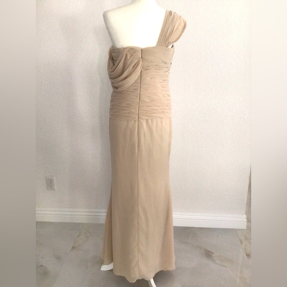 Elegant Tan One-Shoulder Dress - Picture 5 of 5